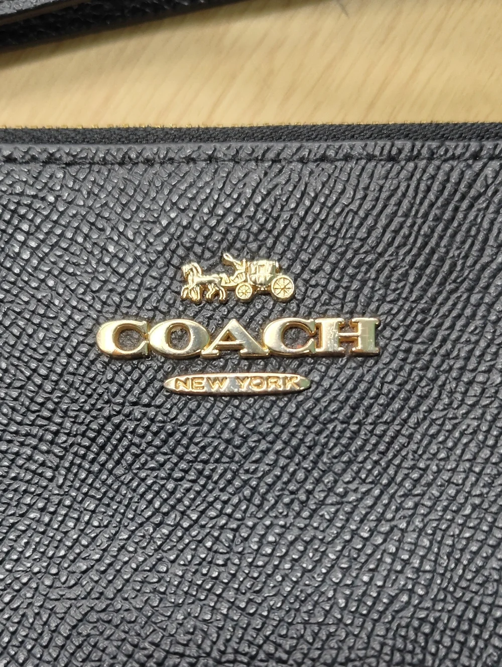 Coach Corner Zip Large Crossgrain Leather Wristlet Black & Gold Zipper